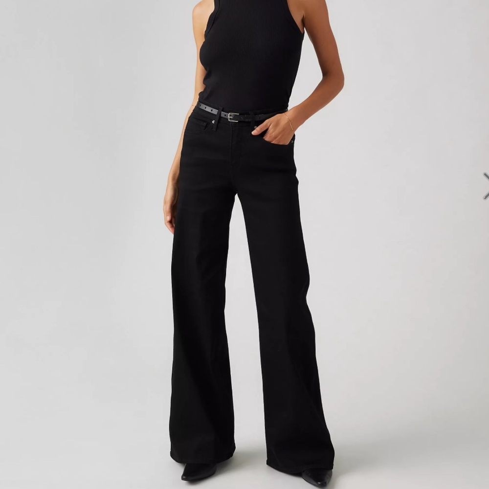 NWT Levi's Women's 318 Shaping Wide-Leg Jeans - 33
